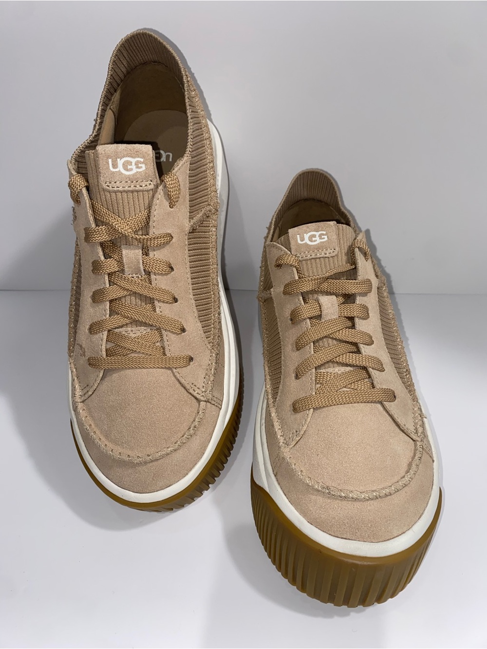 UGG Lowmel Sneakers – Women’s Size 8